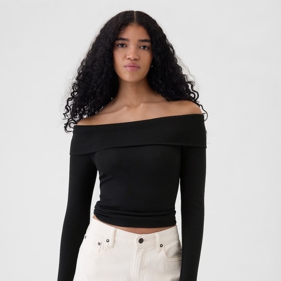 Divided Off the shoulder rubbed black crop top size large - Picture 1 of 4